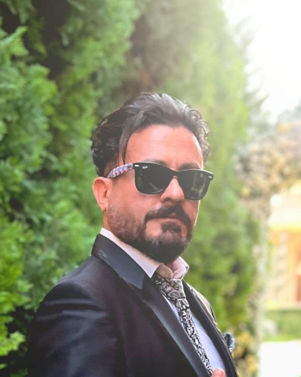 تصویر پروفایل حسین