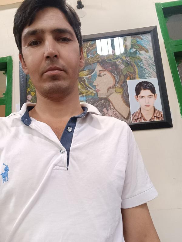 تصویر پروفایل علی