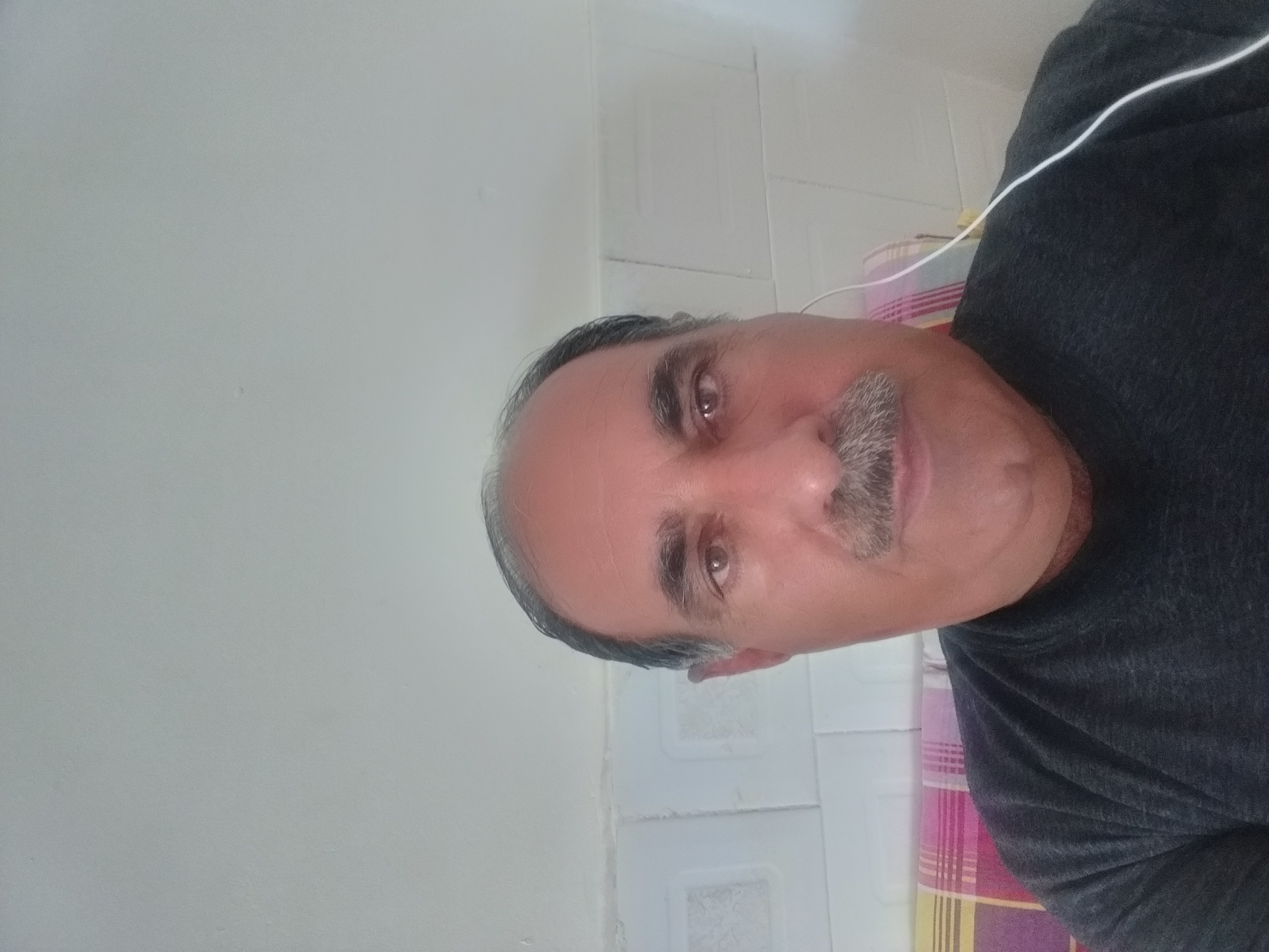 تصویر پروفایل بدون نام