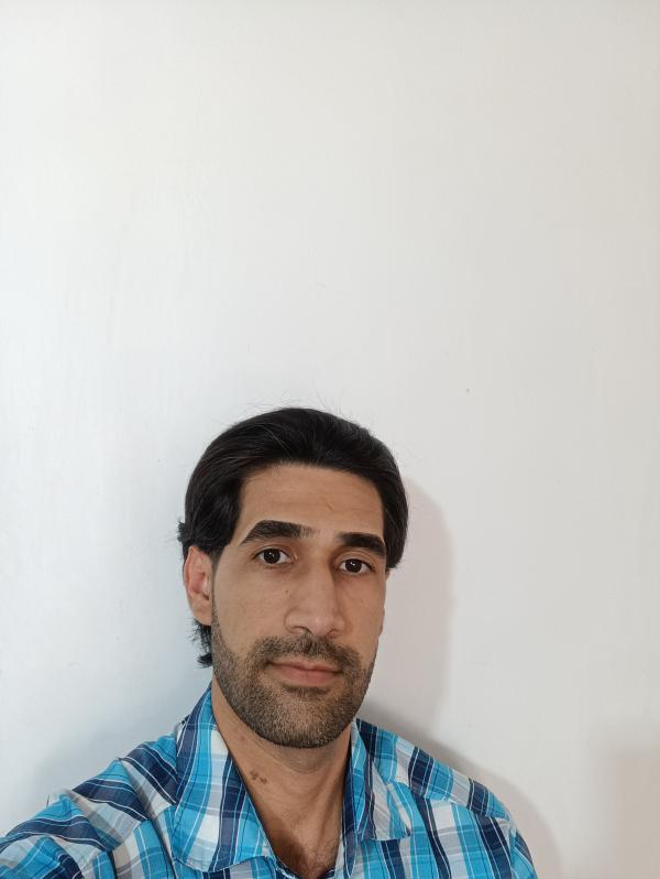 تصویر پروفایل علی