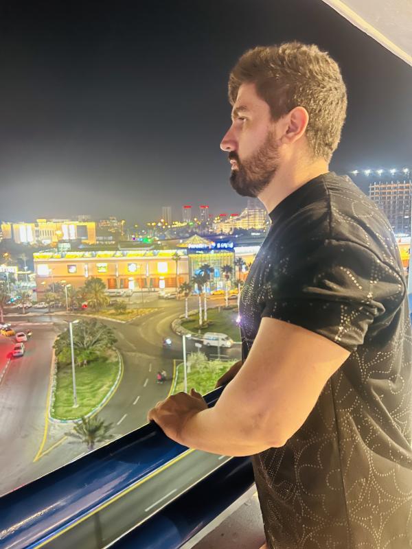 تصویر پروفایل علی