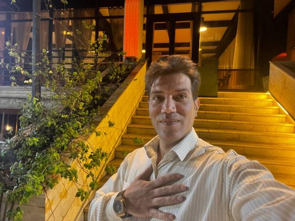 تصویر پروفایل علی