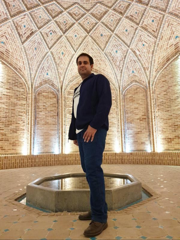 تصویر پروفایل علی