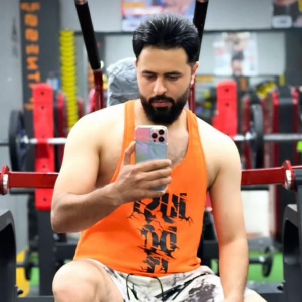 تصویر پروفایل آراد