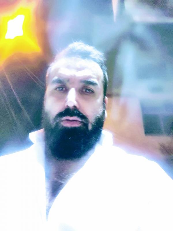 تصویر پروفایل علی