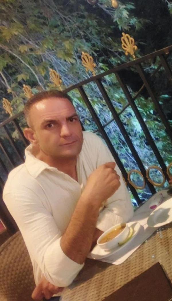 تصویر پروفایل علی