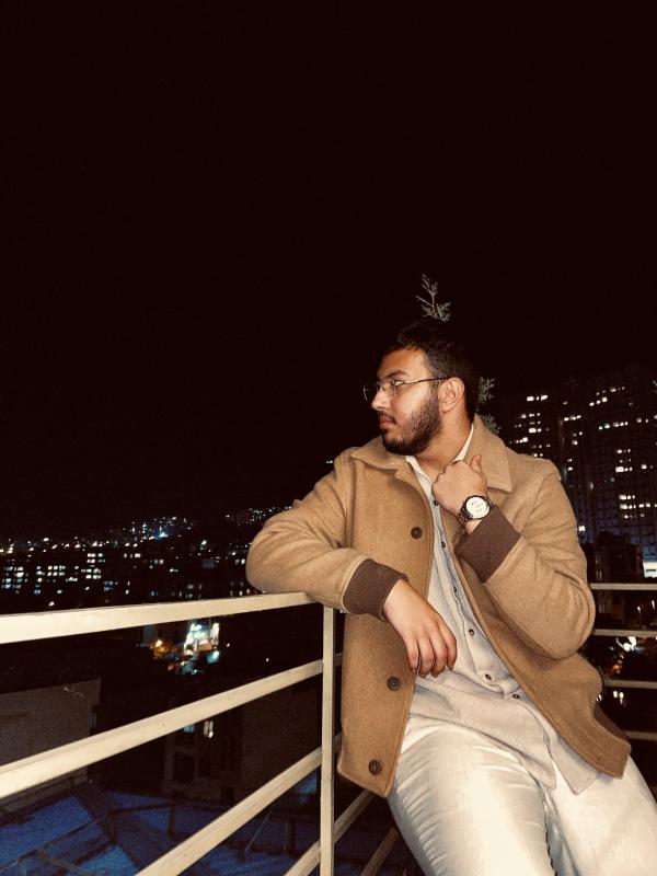 تصویر پروفایل علی