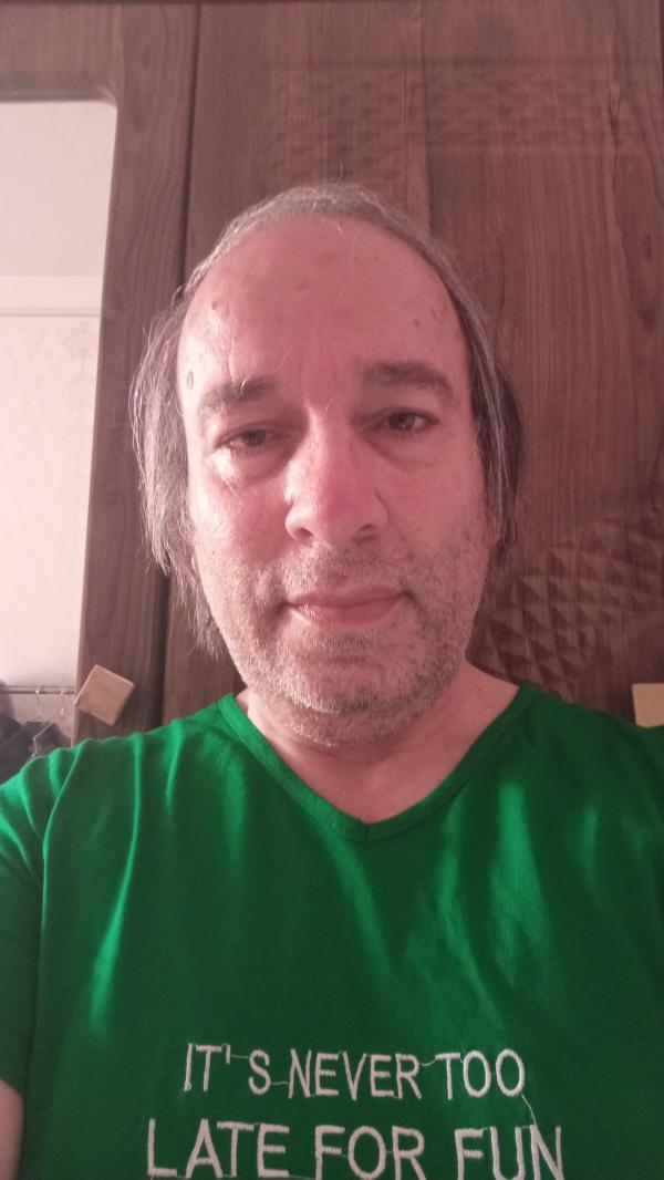 تصویر پروفایل حسین