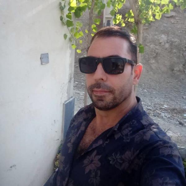 تصویر پروفایل علی