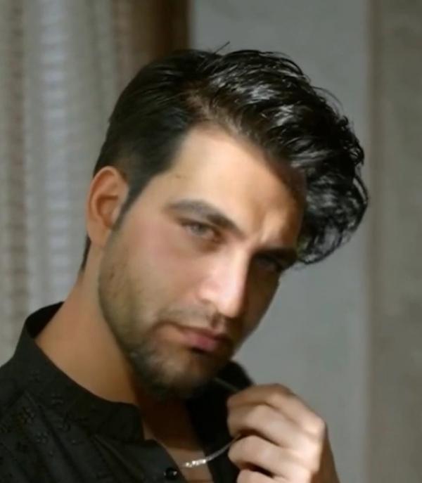 تصویر پروفایل پیروز