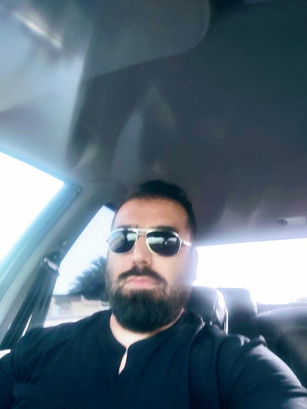 تصویر پروفایل علی