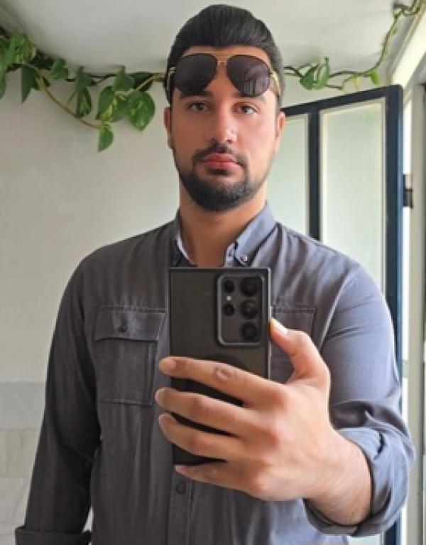 تصویر پروفایل آرش